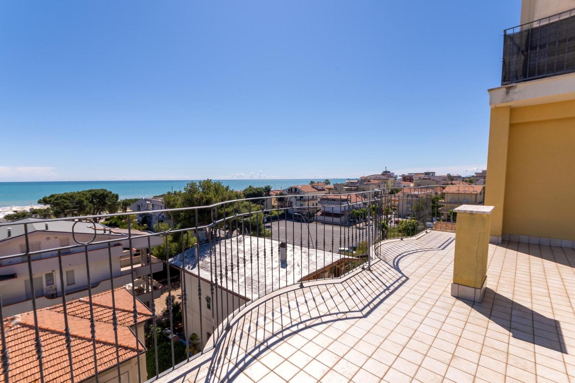 Residence Palazzo Sayonara Tortoreto Εξωτερικό φωτογραφία