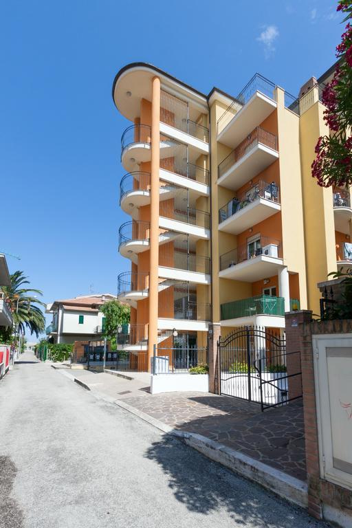 Residence Palazzo Sayonara Tortoreto Εξωτερικό φωτογραφία
